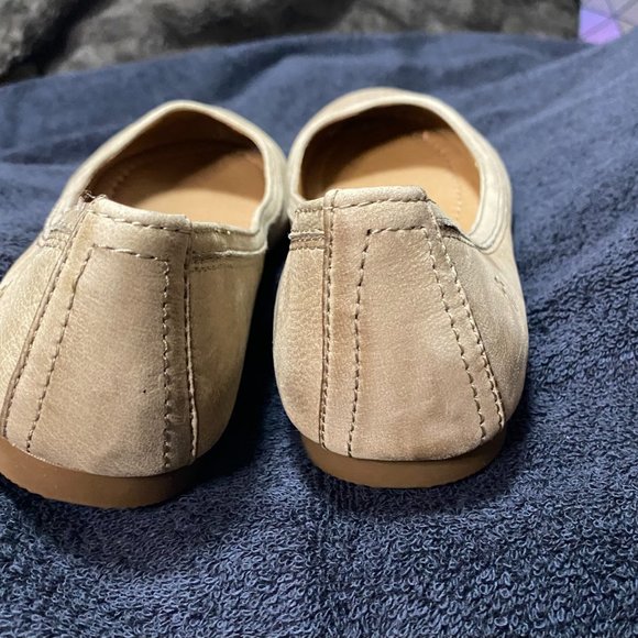Frye Carrie Leather Slip on Flats in Ash sz 8M  EUC - Picture 4 of 5
